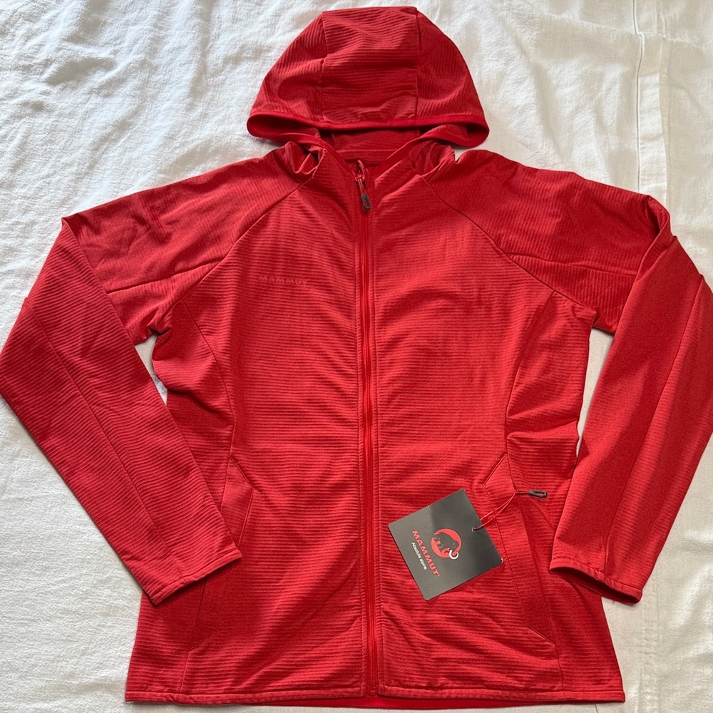 New Mammut Nair ML Hooded Jacket women’s medium ruby red